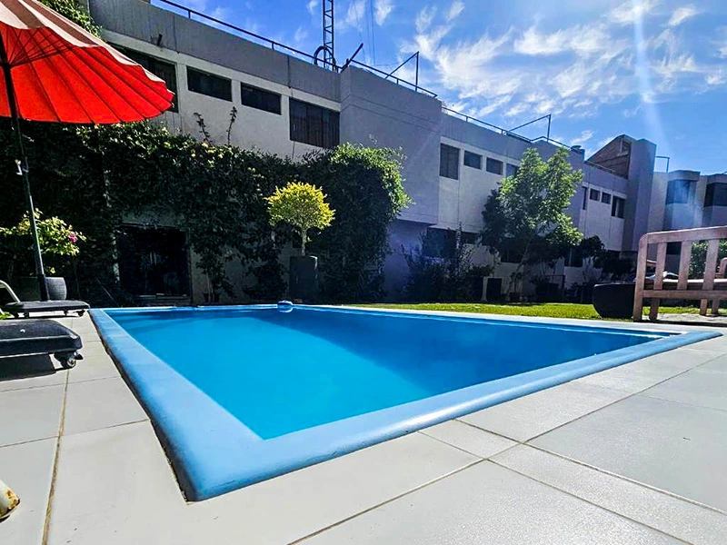 HC Rivero Hotel — piscina y jardín